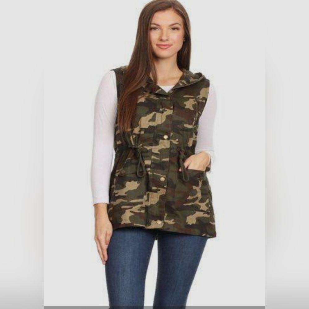ROYALTY for me camouflage hooded vest women’s Sz.L